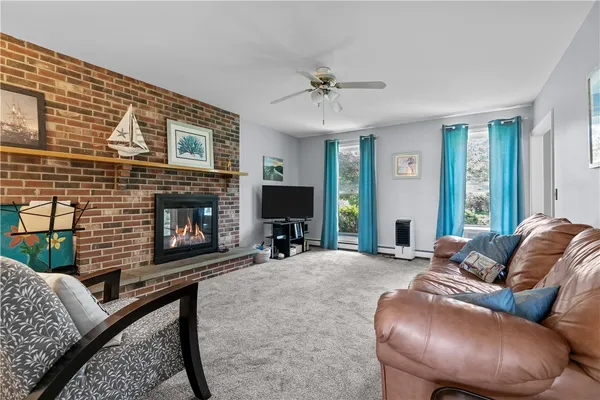 $4,100 | 20 Morrison Avenue, Middletown, RI 02842