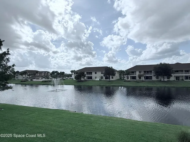 $2,000 | 3900 Playa Del Sol Drive, Unit 205, Rockledge, FL 32955