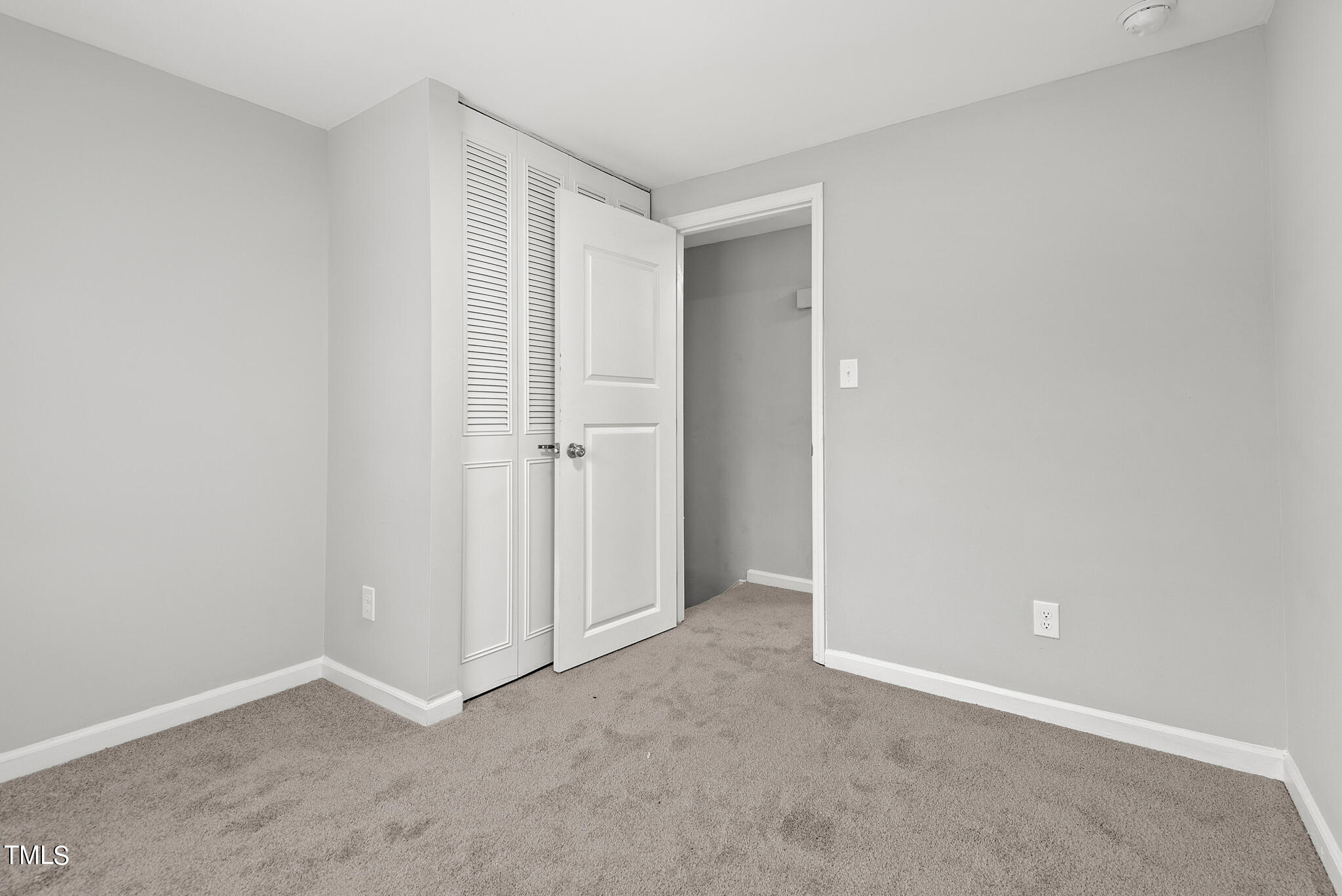 1151 Villa Green Court Raleigh, NC 27612 - Photo 22 of 43 DSC_0711
