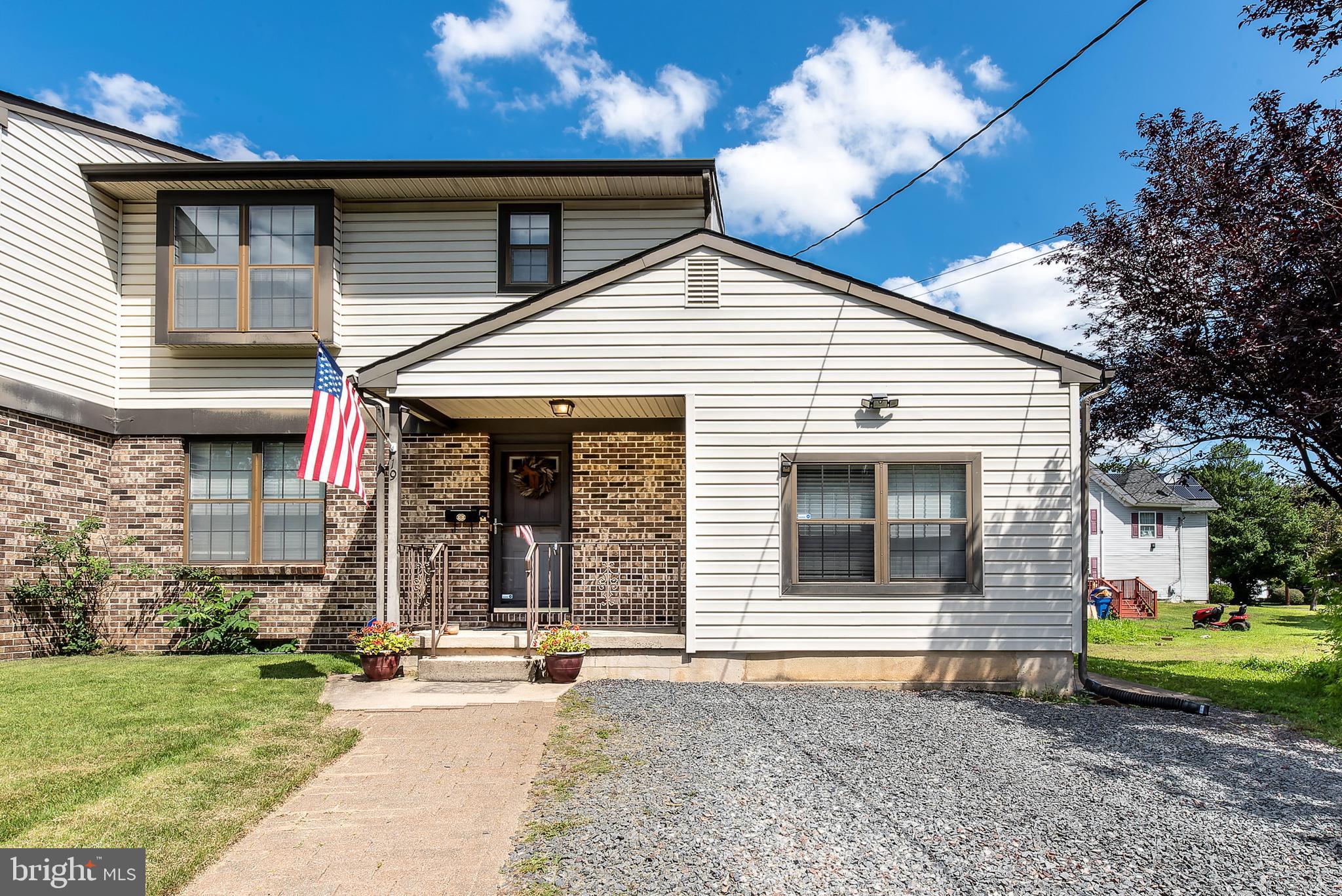 19 RAILROAD AVE, BEVERLY