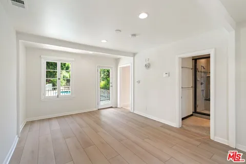 $7,995,000 | 521 North Rexford Drive, Beverly Hills, CA 90210