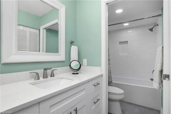 $5,000 | 773 Wiggins Lake Drive, Unit 2, Naples, FL 34110