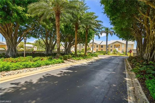 $5,000 | 773 Wiggins Lake Drive, Unit 2, Naples, FL 34110