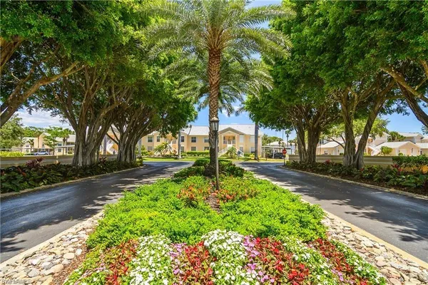 $5,000 | 773 Wiggins Lake Drive, Unit 2, Naples, FL 34110