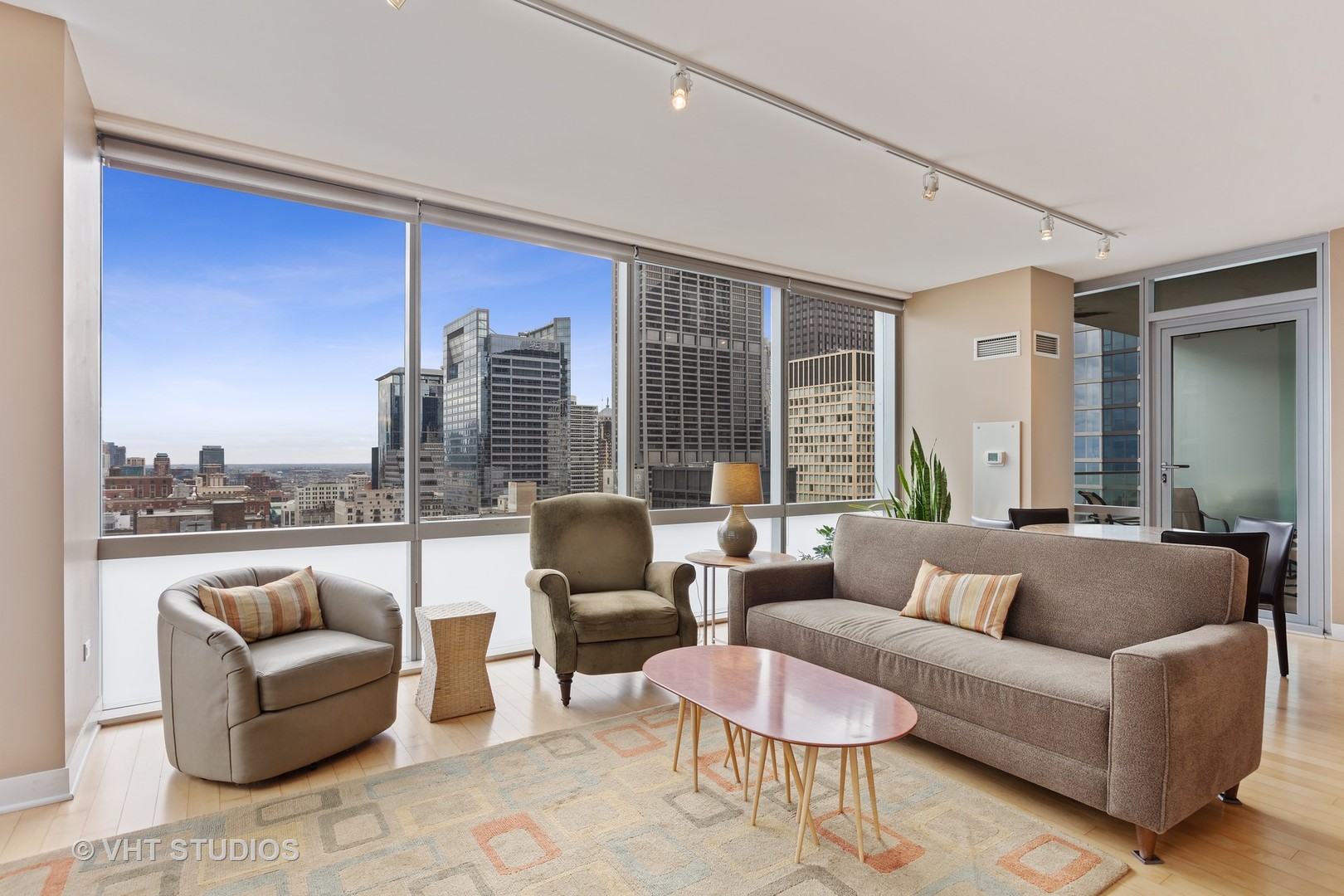 8 East Randolph Street, Unit 2904 Chicago, IL 60601 - Photo 2 of 18
