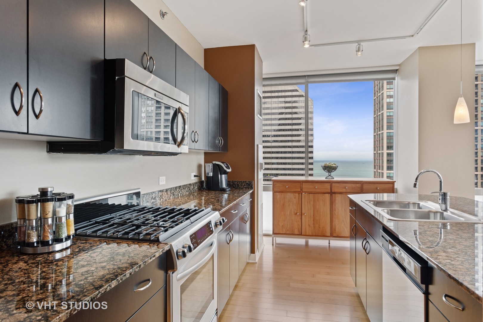 8 East Randolph Street, Unit 2904 Chicago, IL 60601 - Photo 5 of 18