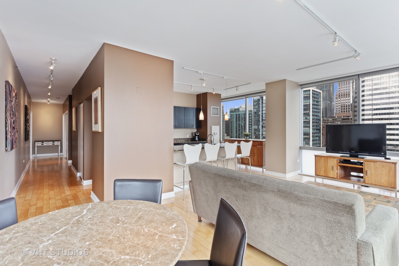 8 East Randolph Street, Unit 2904 Chicago, IL 60601 - Photo 6 of 18