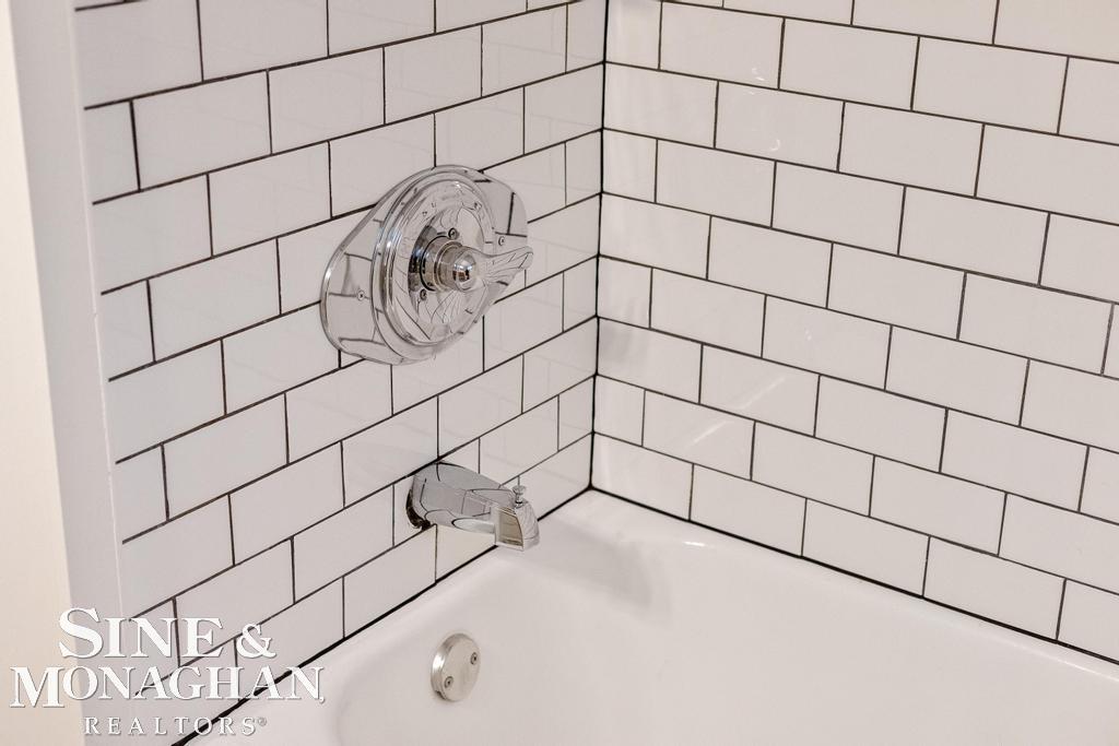 835 Harcourt Road Grosse Pointe, MI 48230 - Photo 20 of 41