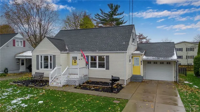 $249,900 | 27 South Irwinwood Road, Lancaster, NY 14086