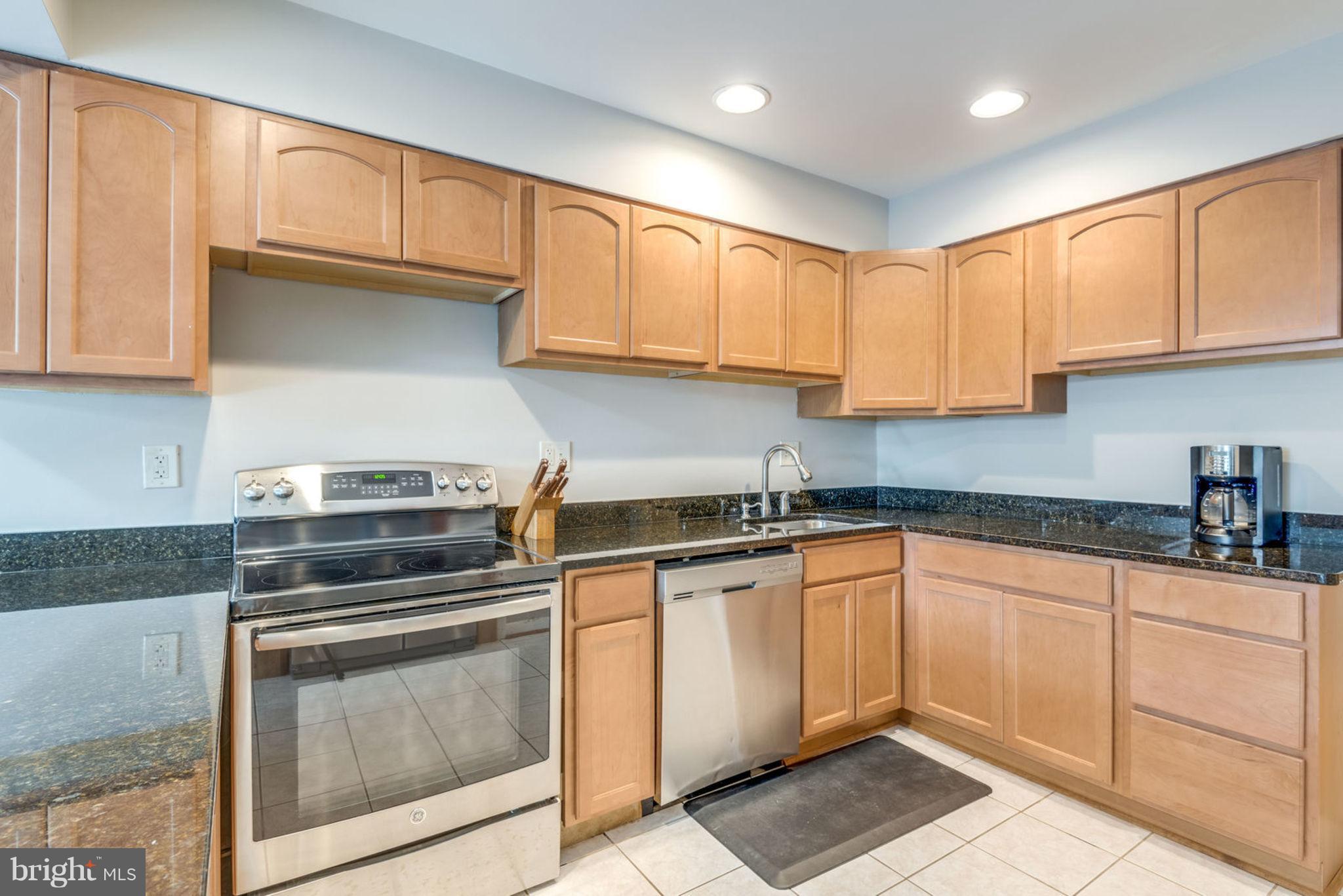 2007 Approach Lane Reston, VA 20191 - Photo 5 of 30 Kitchen