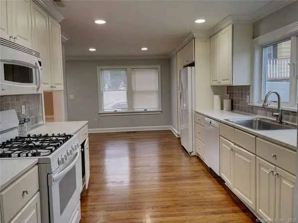 $4,300 | 57 Scofield Avenue, Stamford, CT 06906