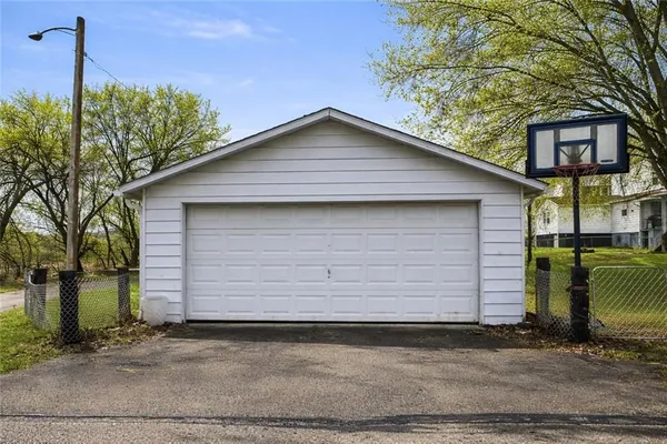 $54,900 | 458-460 1st Street, Vestaburg, PA 15368