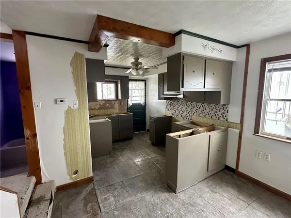 $54,900 | 458-460 1st Street, Vestaburg, PA 15368