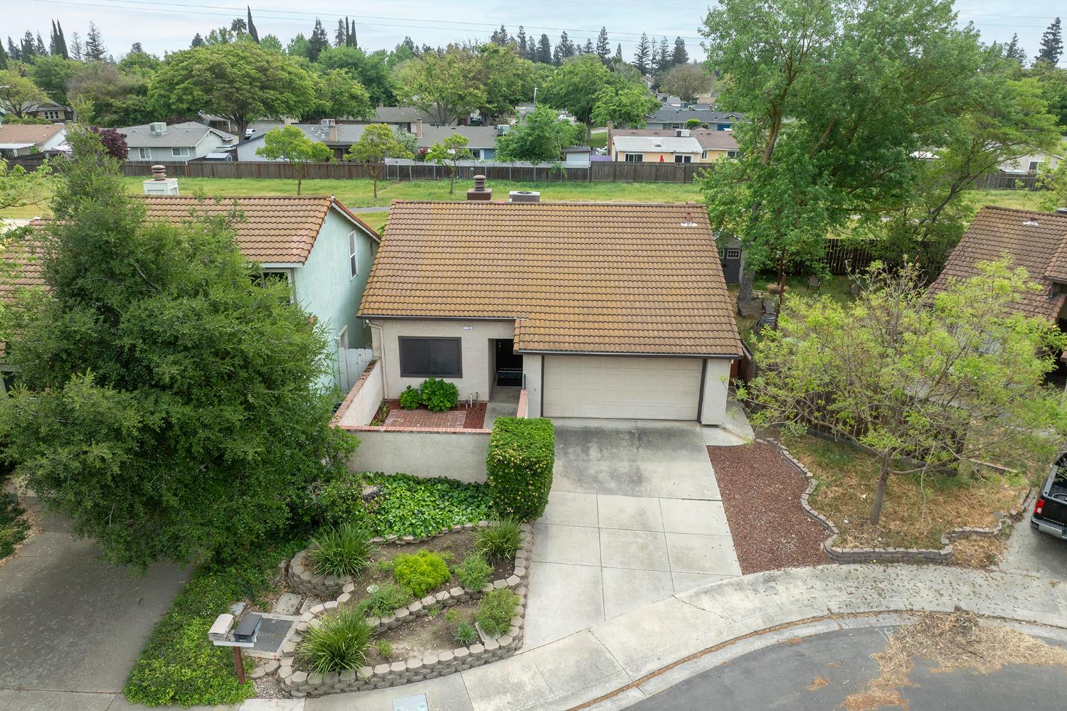 1124 Tasmania Way Modesto, CA 95356 - Photo 2 of 34