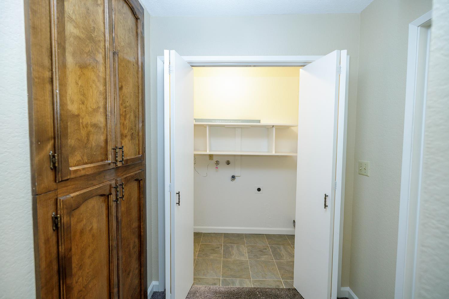 1124 Tasmania Way Modesto, CA 95356 - Photo 31 of 34 a view of walk in closet