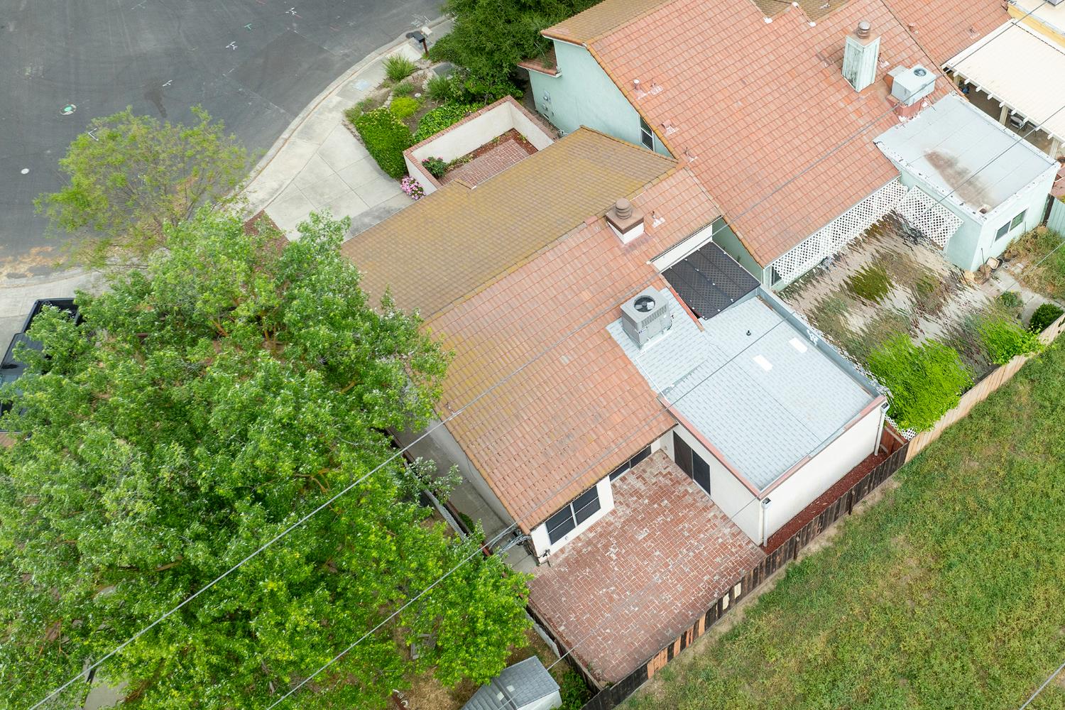 1124 Tasmania Way Modesto, CA 95356 - Photo 34 of 34 an aerial view of a house with a yard
