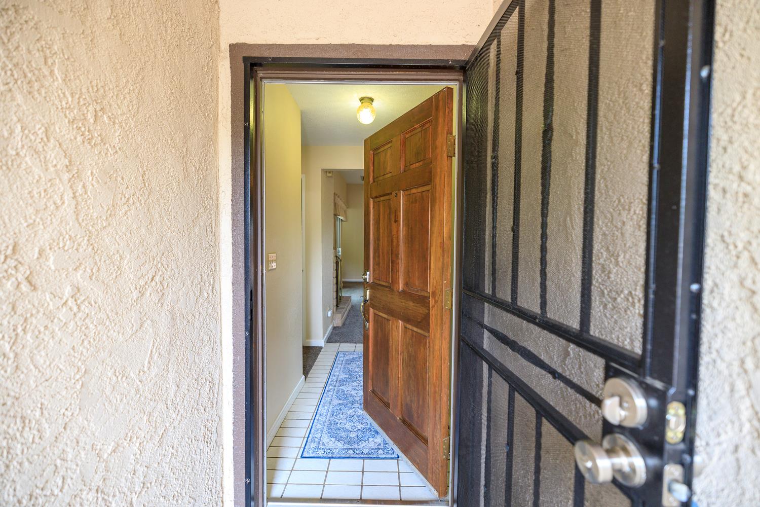 1124 Tasmania Way Modesto, CA 95356 - Photo 5 of 34