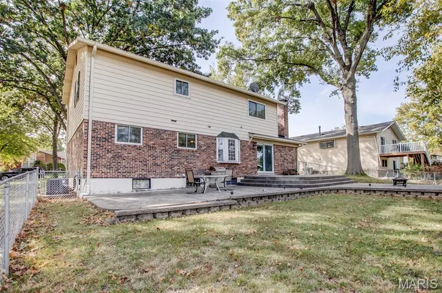 $325,000 | 2323 Glenrich Drive, St. Louis, MO 63129