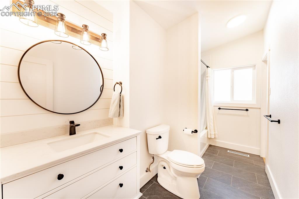 2502 Templeton Gap Road Colorado Springs, CO 80907 - Photo 13 of 34 Upstairs Bathroom