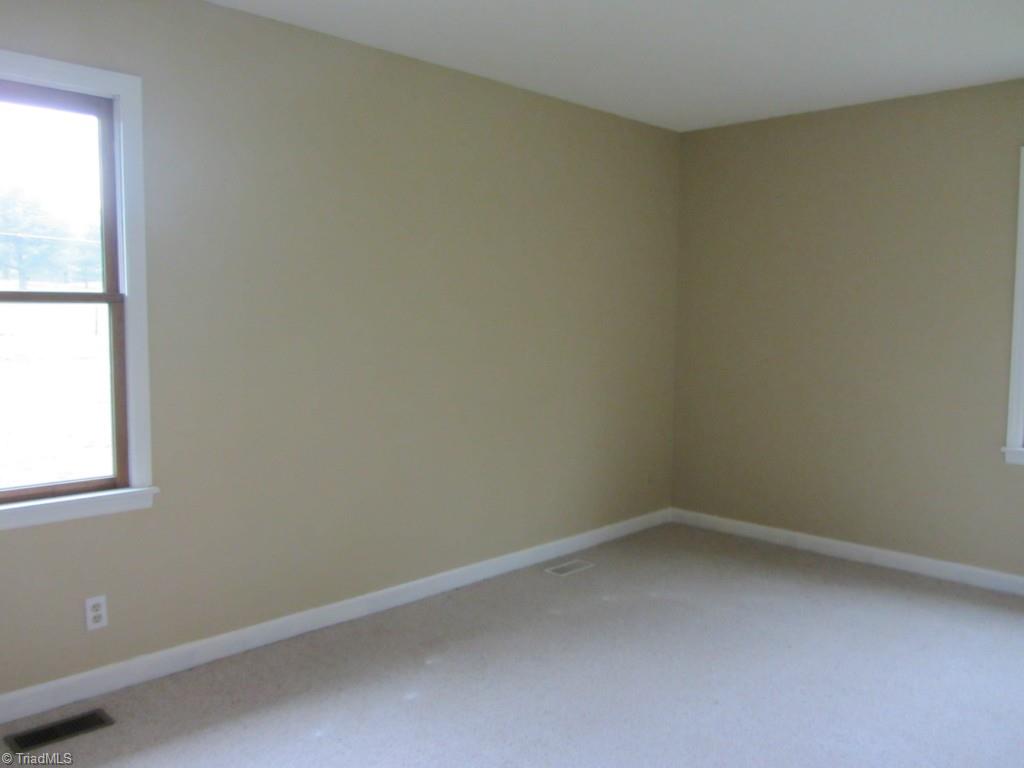 1627 E Road Walnut Cove, NC 27052 - Photo 10 of 16 Gallery Image 10