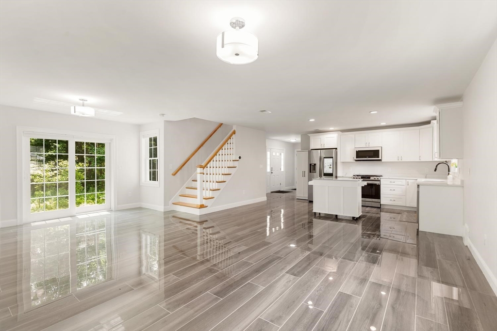 1295 Main Street Reading, MA 01867 - Photo 17 of 29
