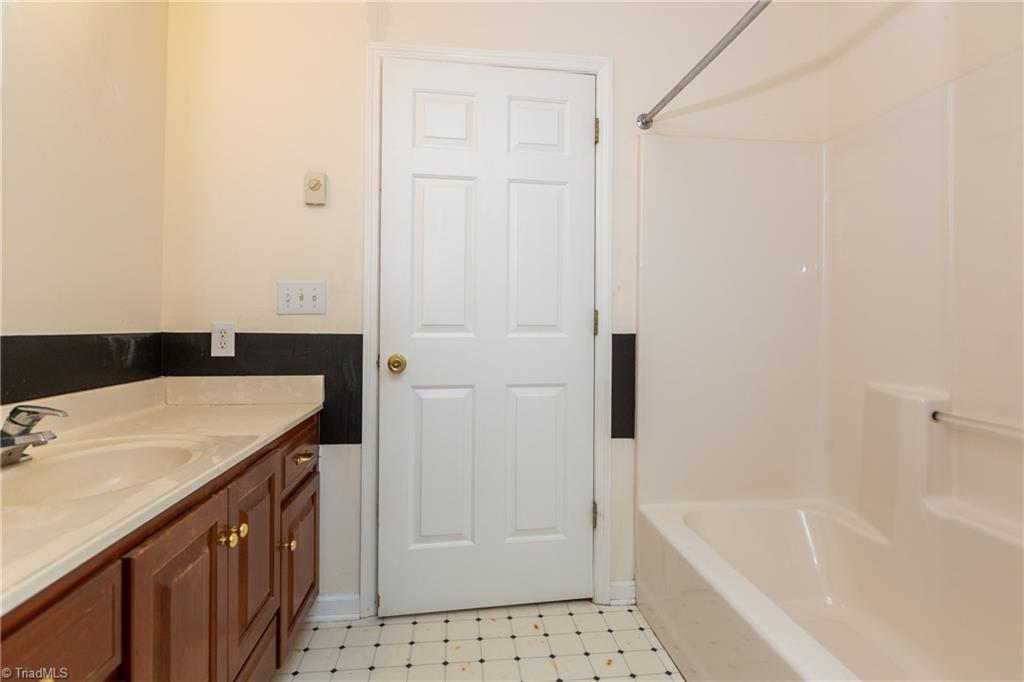 928 Sheffield Road Harmony, NC 28634 - Photo 18 of 30 Gallery Image 18