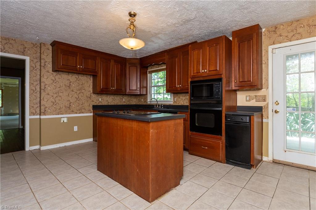 928 Sheffield Road Harmony, NC 28634 - Photo 5 of 30 Gallery Image 5