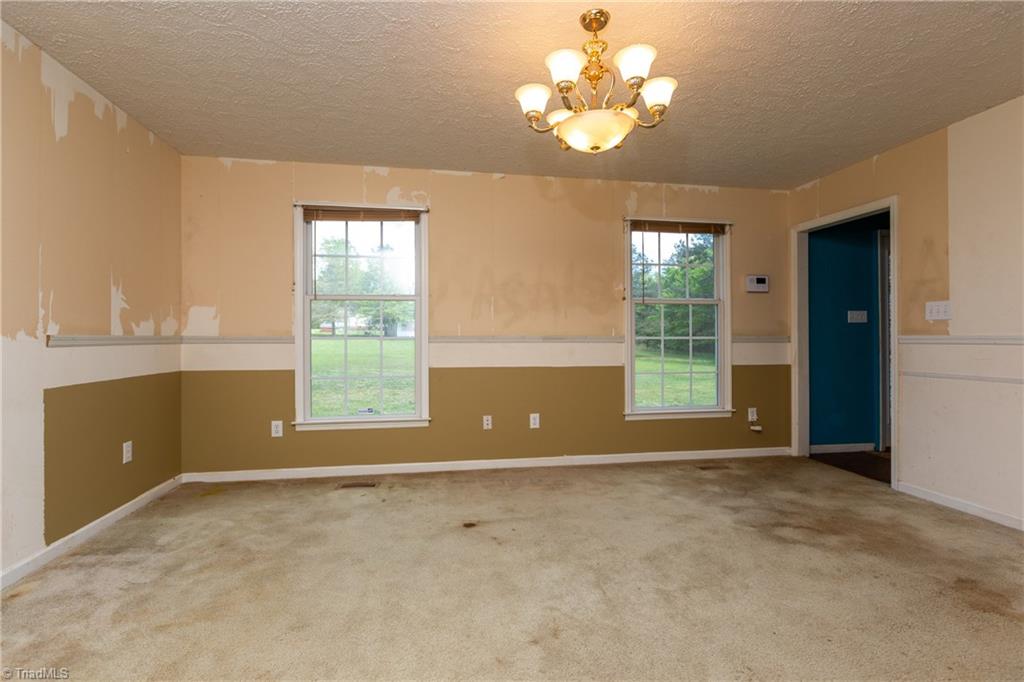 928 Sheffield Road Harmony, NC 28634 - Photo 7 of 30 Gallery Image 7