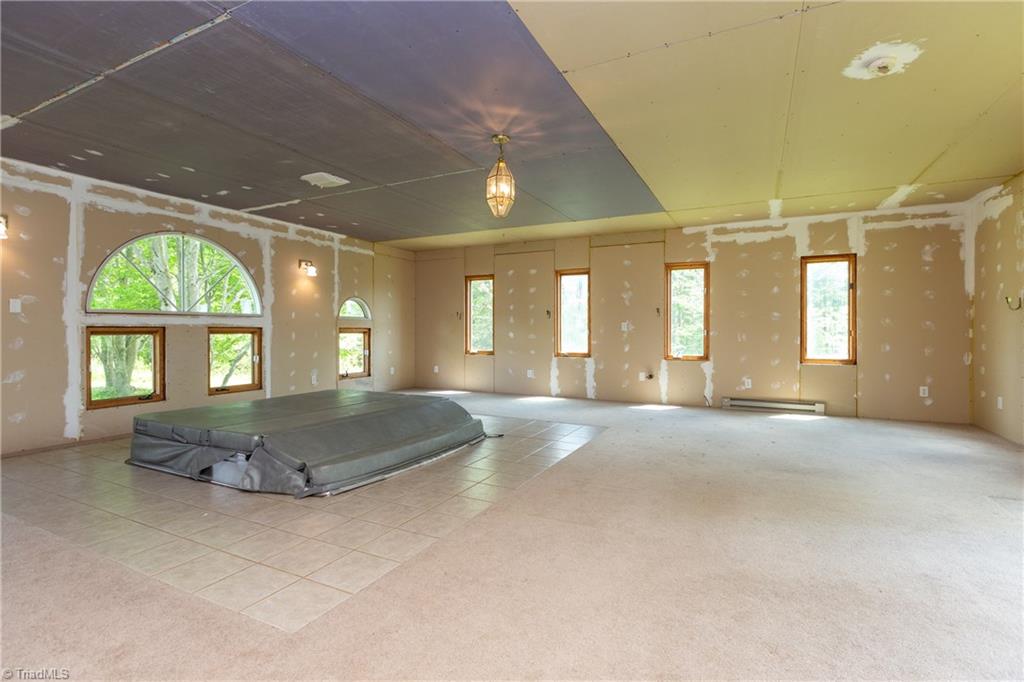 928 Sheffield Road Harmony, NC 28634 - Photo 9 of 30 Gallery Image 9
