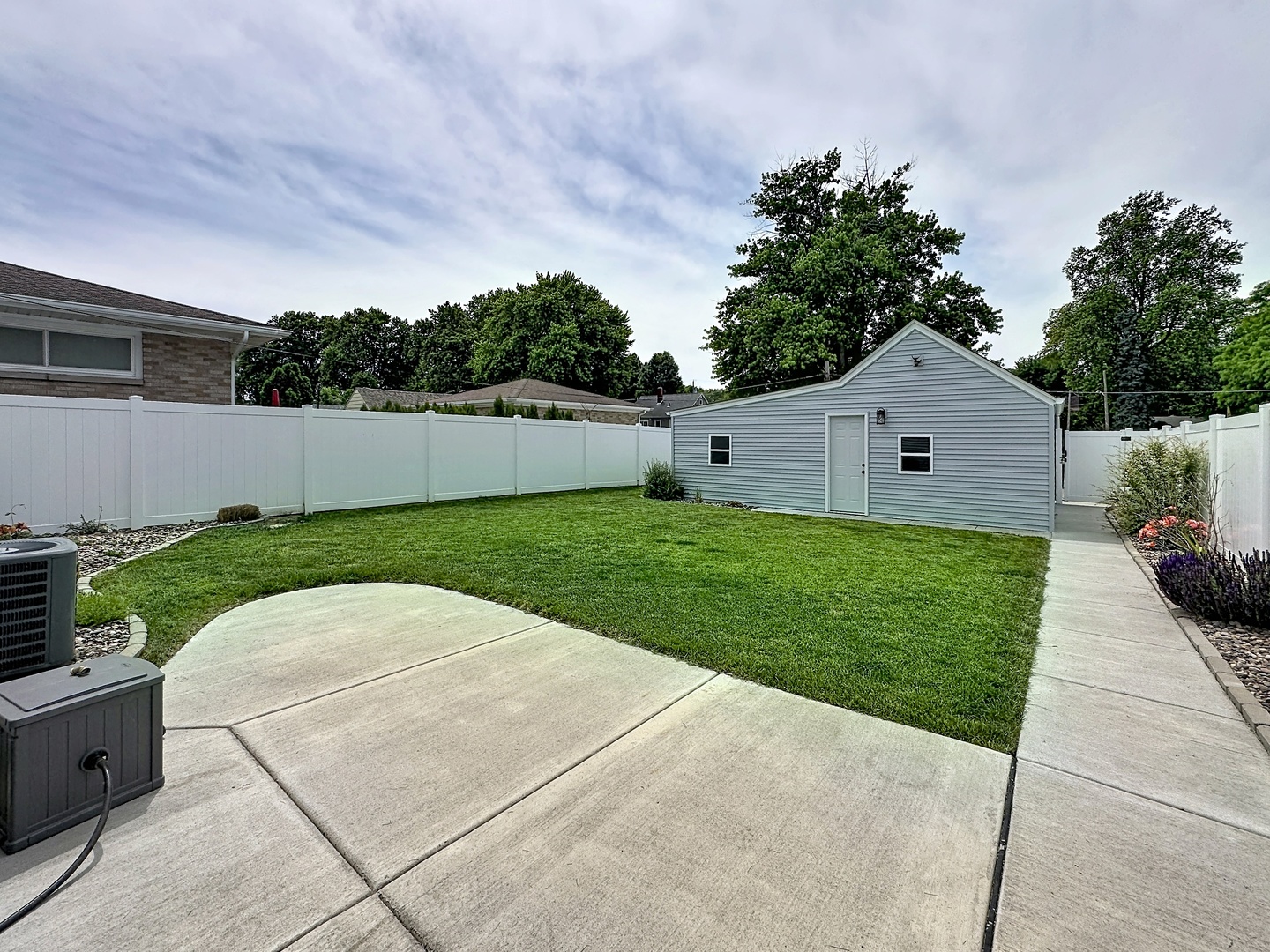 1841 32nd Street Moline, IL 61265 - Photo 19 of 24 a view of a backyard of the house