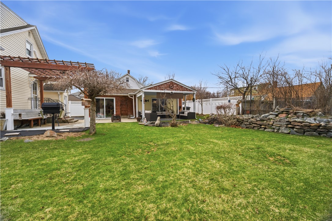 111 Beechcrest Street Warwick, RI 02888 - Photo 27 of 33