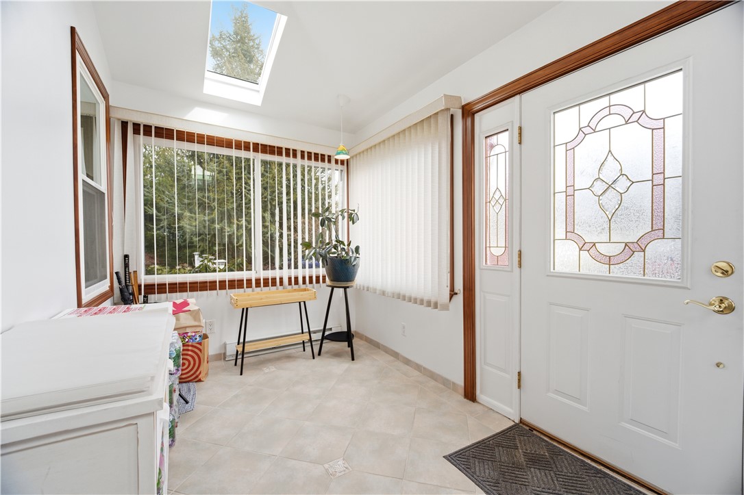 111 Beechcrest Street Warwick, RI 02888 - Photo 4 of 33