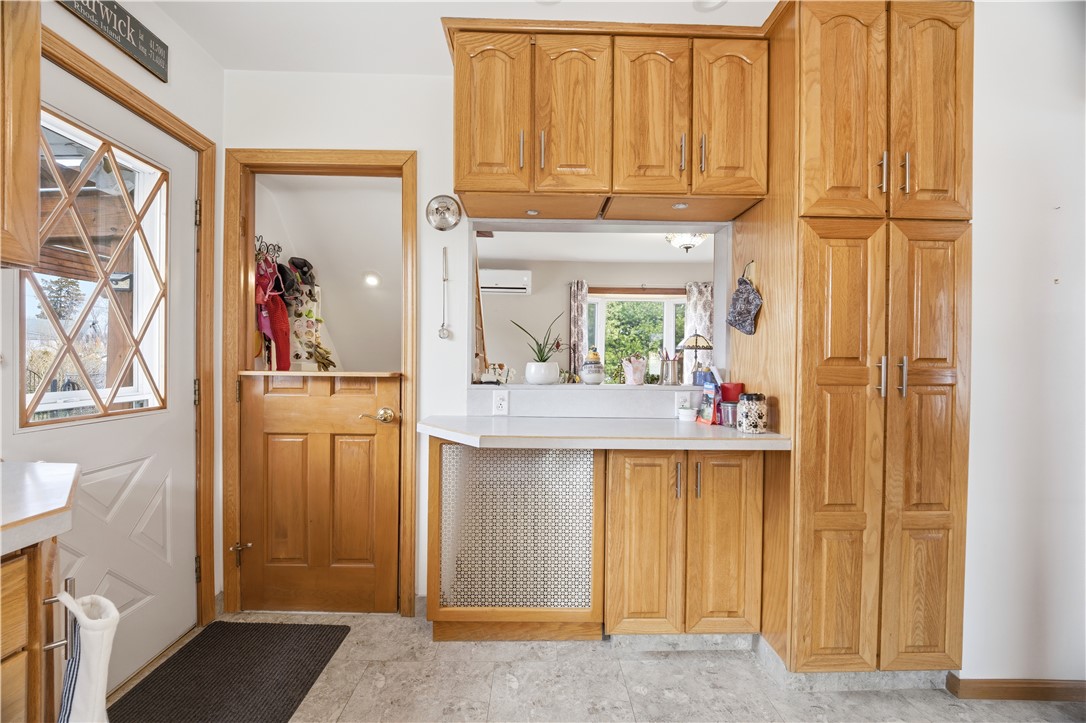 111 Beechcrest Street Warwick, RI 02888 - Photo 9 of 33