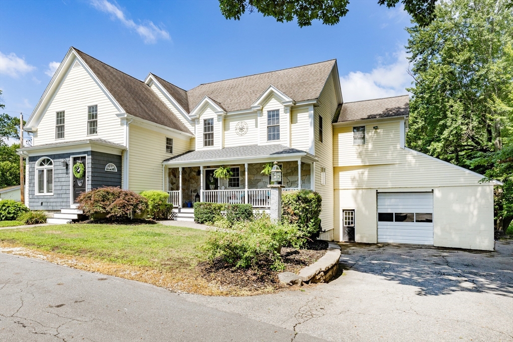 7 Austin Street Methuen, MA 01844 - Photo 2 of 39