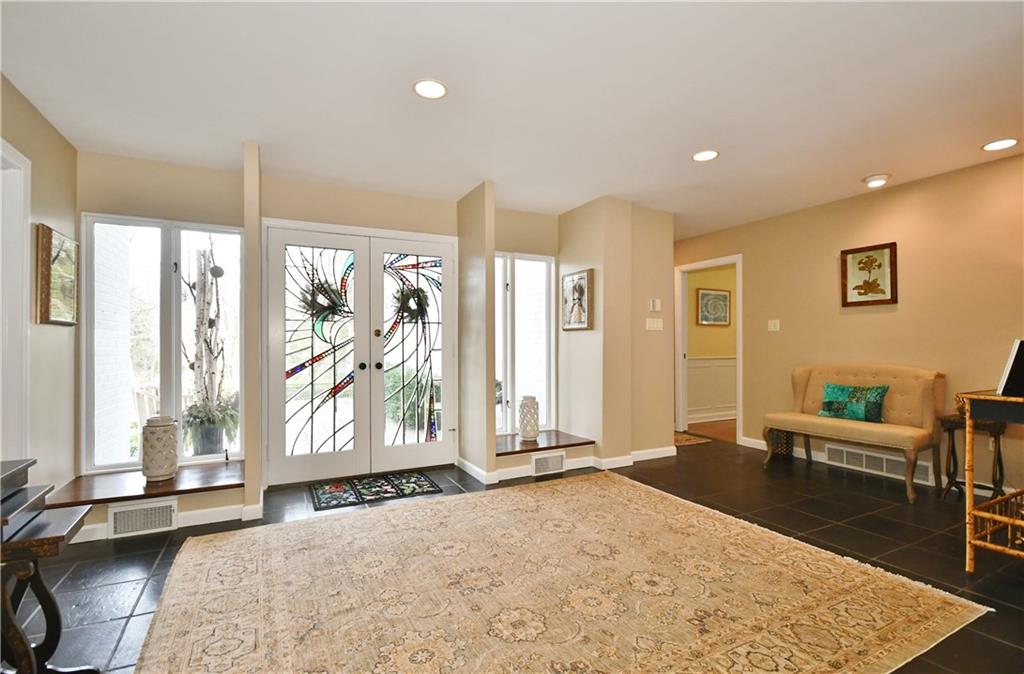 220 Hillcrest Road Pittsburgh, PA 15238 - Photo 4 of 22 Gallery Image 4
