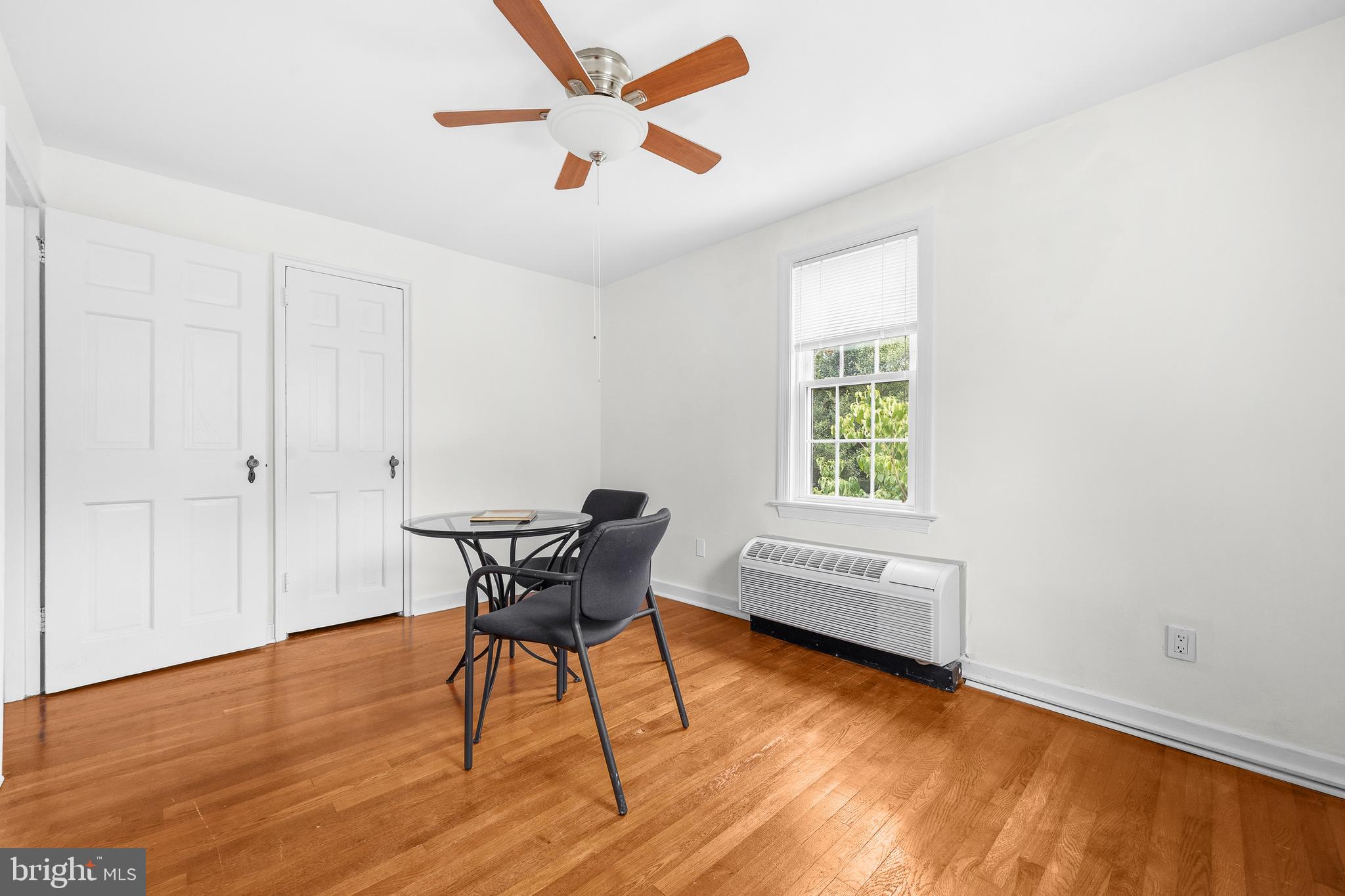 211 East Glebe Road, Unit B Alexandria, VA 22305 - Photo 23 of 40 Gallery Image 23