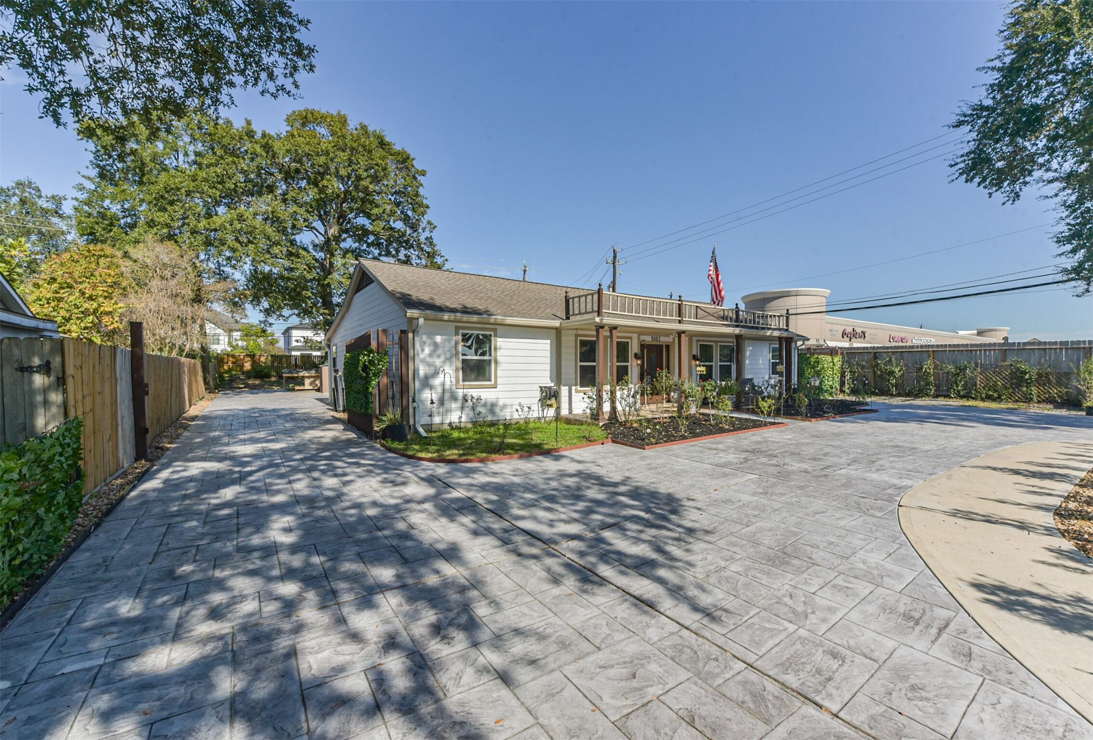 5002 Beechnut Street Houston, TX 77096 - Photo 6 of 50