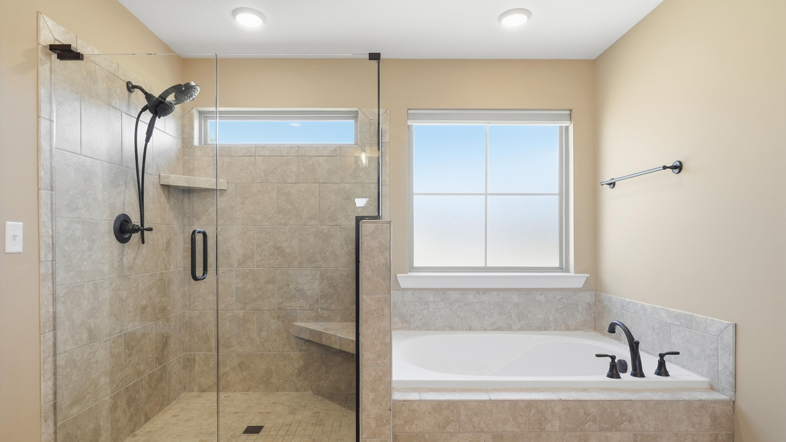 136 Ginger Lake Drive Rock Spring, GA 30739 - Photo 15 of 38 Primary Bathroom