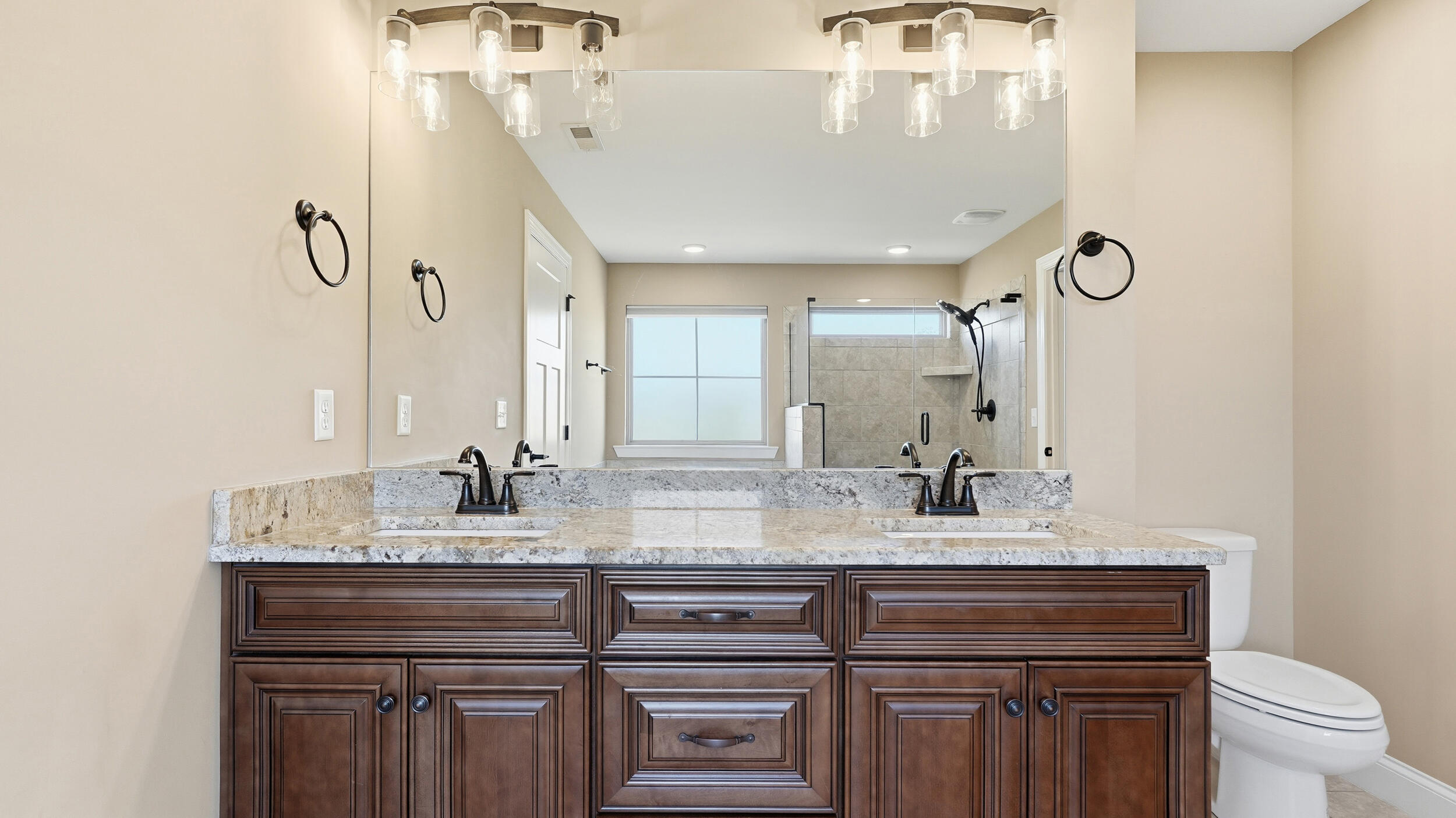 136 Ginger Lake Drive Rock Spring, GA 30739 - Photo 16 of 38 Primary Bathroom