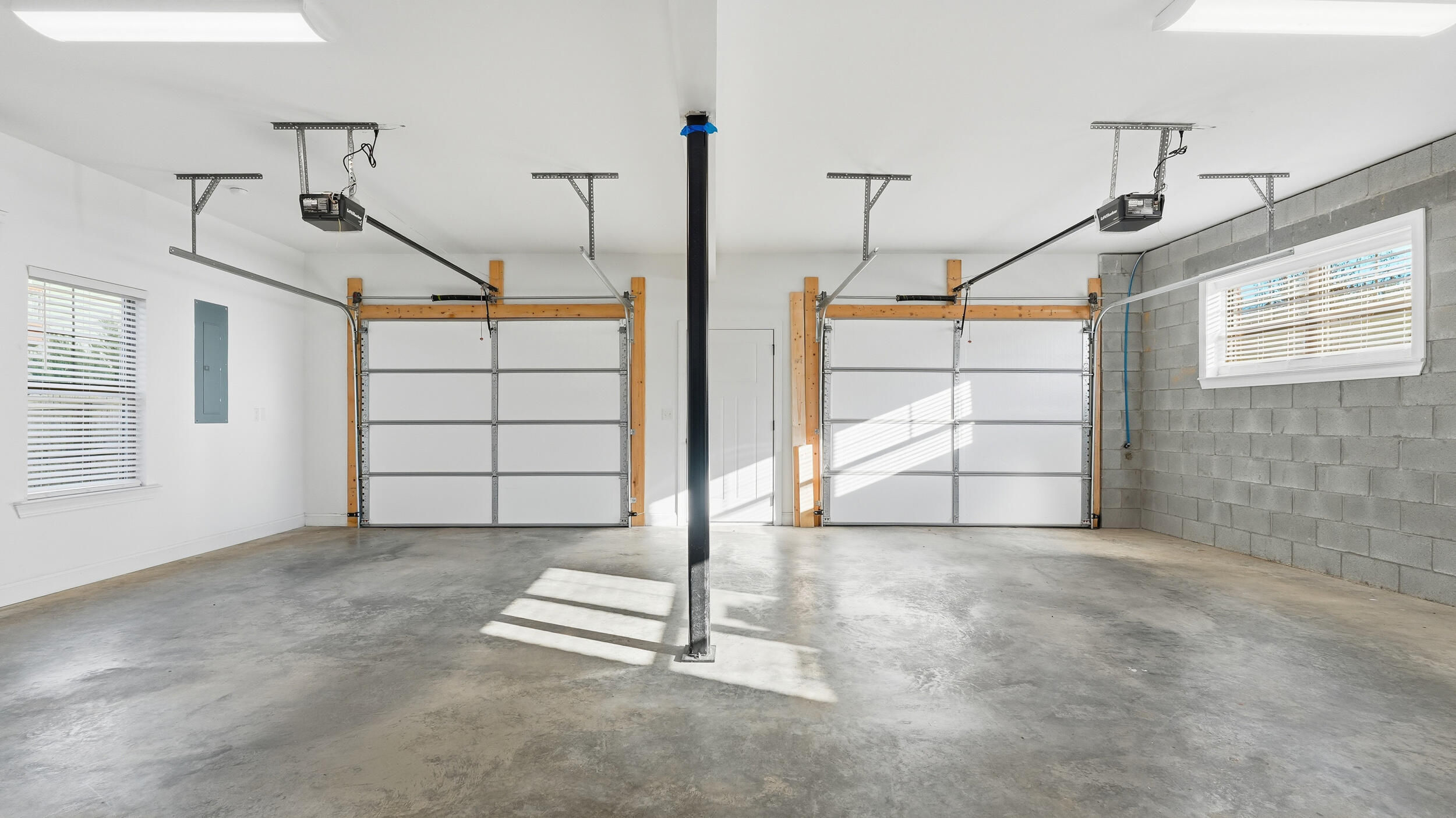 136 Ginger Lake Drive Rock Spring, GA 30739 - Photo 31 of 38 Garage