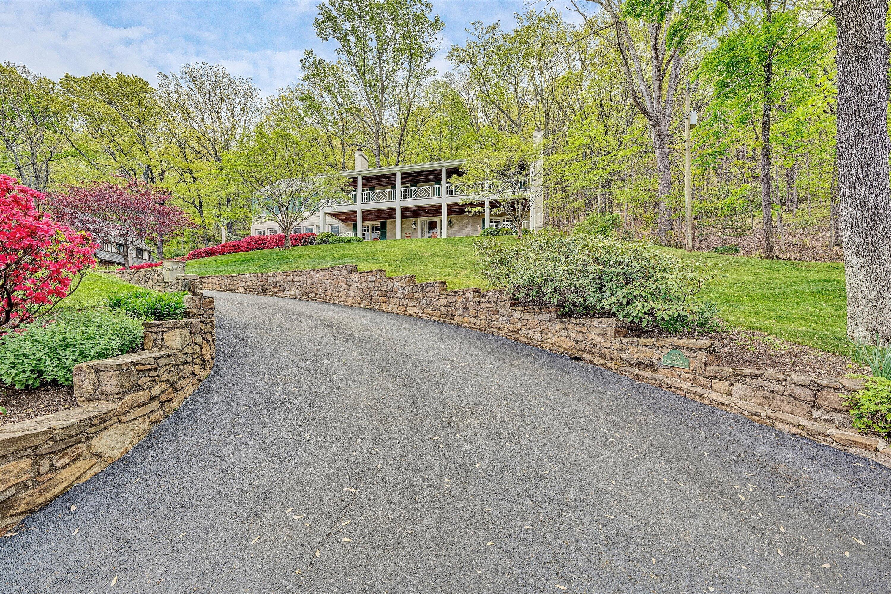 2438 Robin Hood Road Southeast Roanoke, VA 24014 - Photo 3 of 81 03-DSC00340