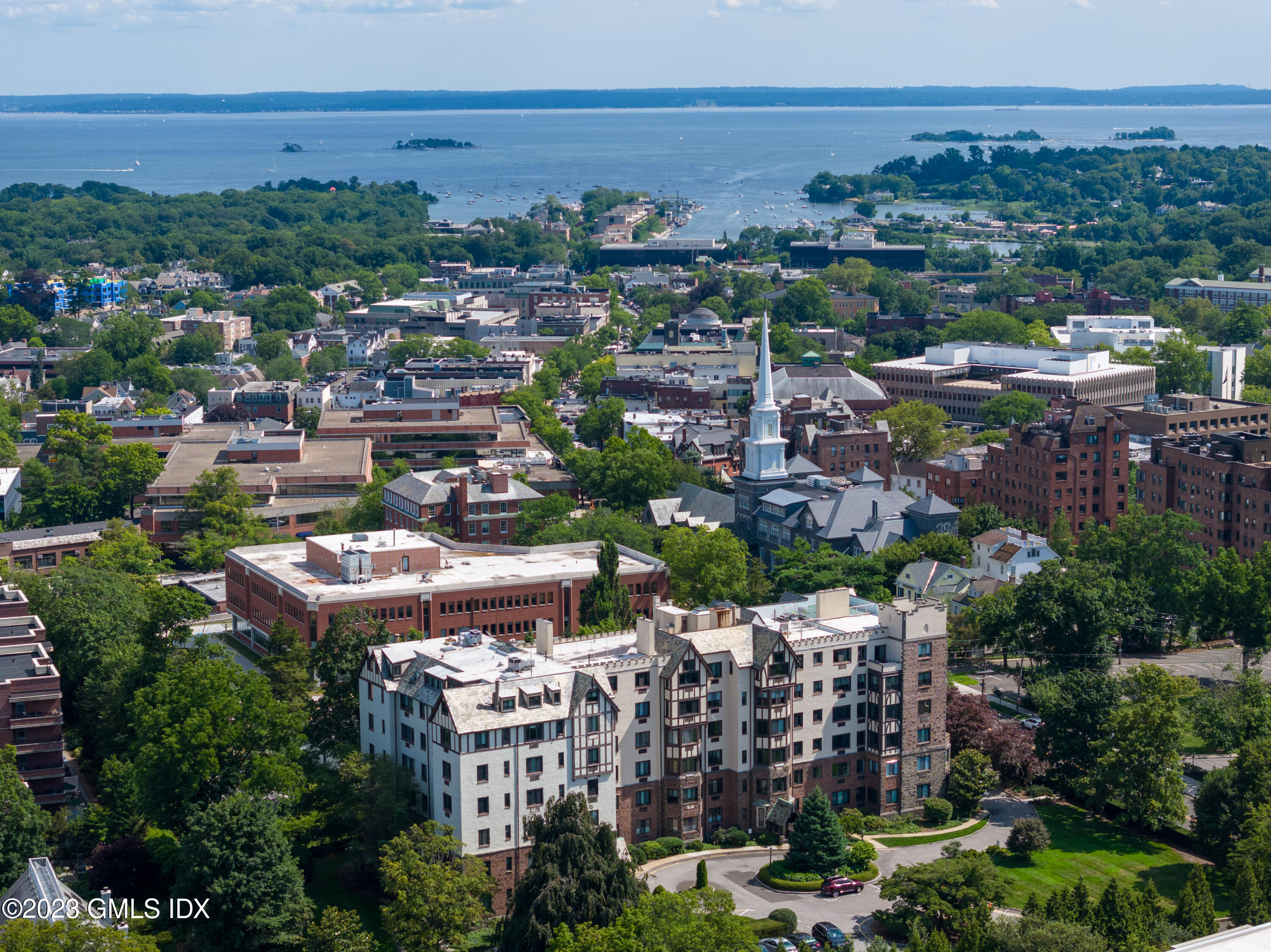 47 Lafayette Place, Unit 5F Greenwich, CT 06830 - Photo 17 of 18 a view of a city