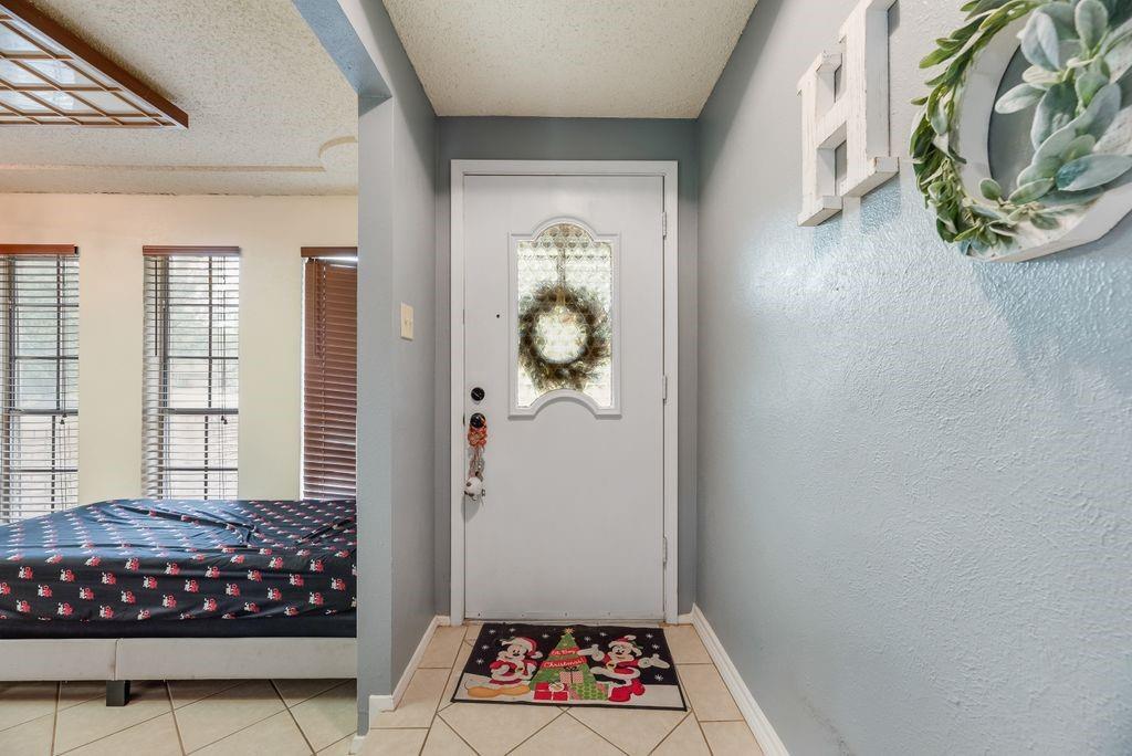 22 Spring Oaks Road Burleson, TX 76028 - Photo 7 of 34 Gallery Image 7