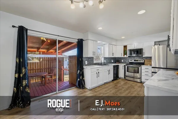 $320,000 | 1000 Sussex, Casper, WY 82609