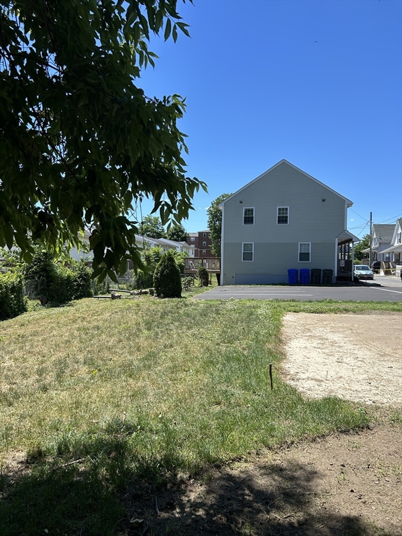 35-37 Pine St Court Springfield, MA 01105 - Photo 4 of 42