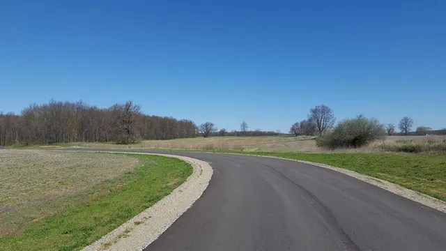 $145,000 | 794 Greystone Drive, Unit 7, Chelsea, MI 48118