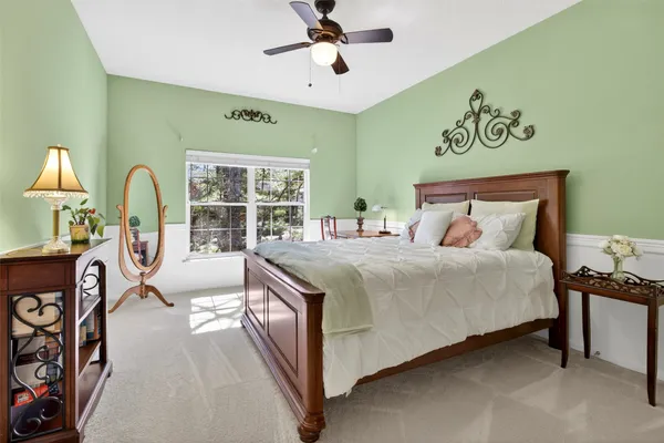 $899,000 | 19 Baylark Place, The Woodlands, TX 77382