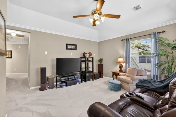 $899,000 | 19 Baylark Place, The Woodlands, TX 77382