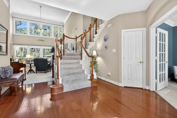 $899,000 | 19 Baylark Place, The Woodlands, TX 77382