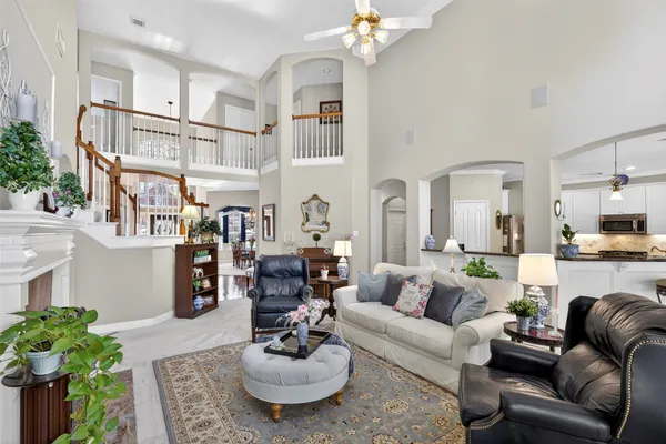 $899,000 | 19 Baylark Place, The Woodlands, TX 77382